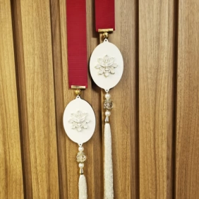 Escapulário de Porta Religioso Espírito Santo vermelho