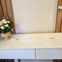 Caminho de Mesa Cetim Bege