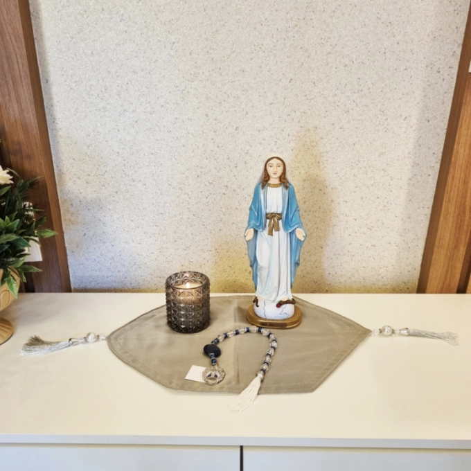 Caminho de Mesa Cetim Cinza