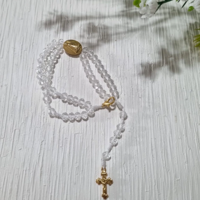 Pulseira terço cristal e dourada Nossa Senhora Aparecida