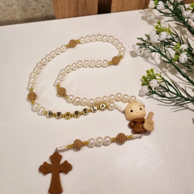 Terço infantil com nome Frei Gilson